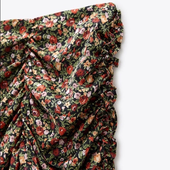 ZARA draped floral mini SKIRT - Picture 4 of 8